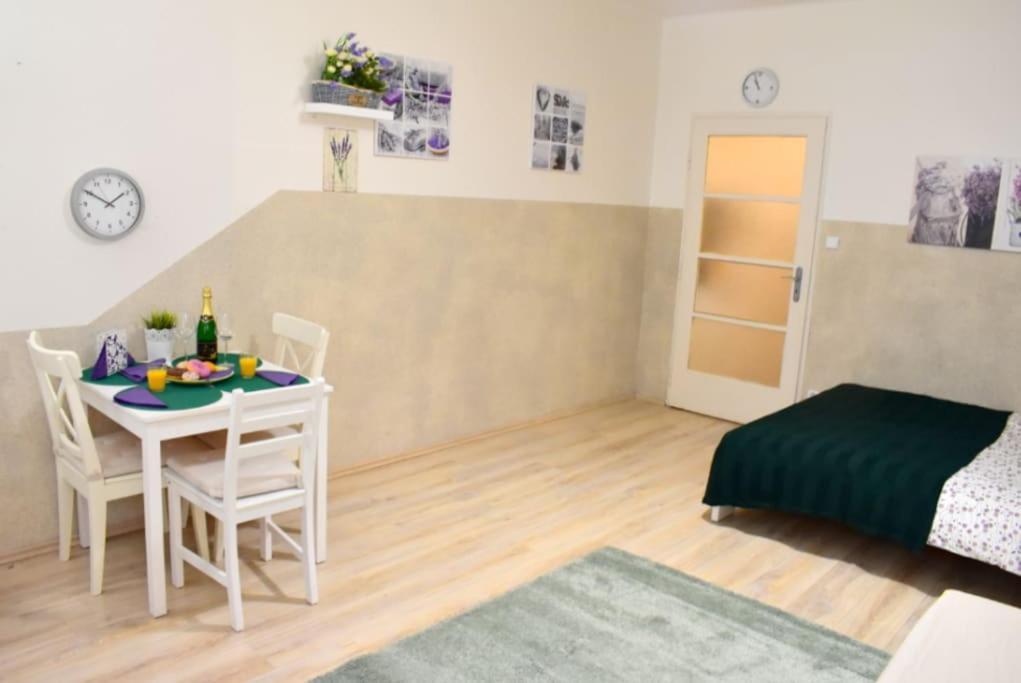 Apartment In Praga Exterior foto